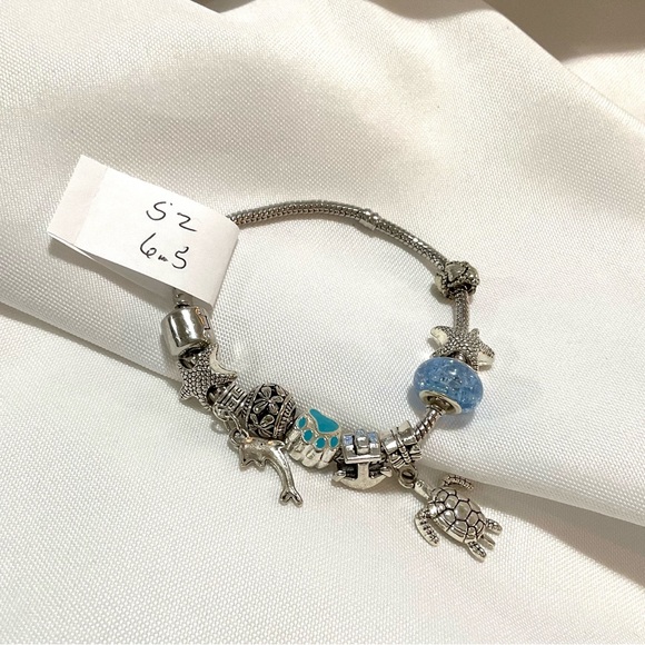 Silver Tone Sea Life Charm Bracelet - Picture 6 of 7